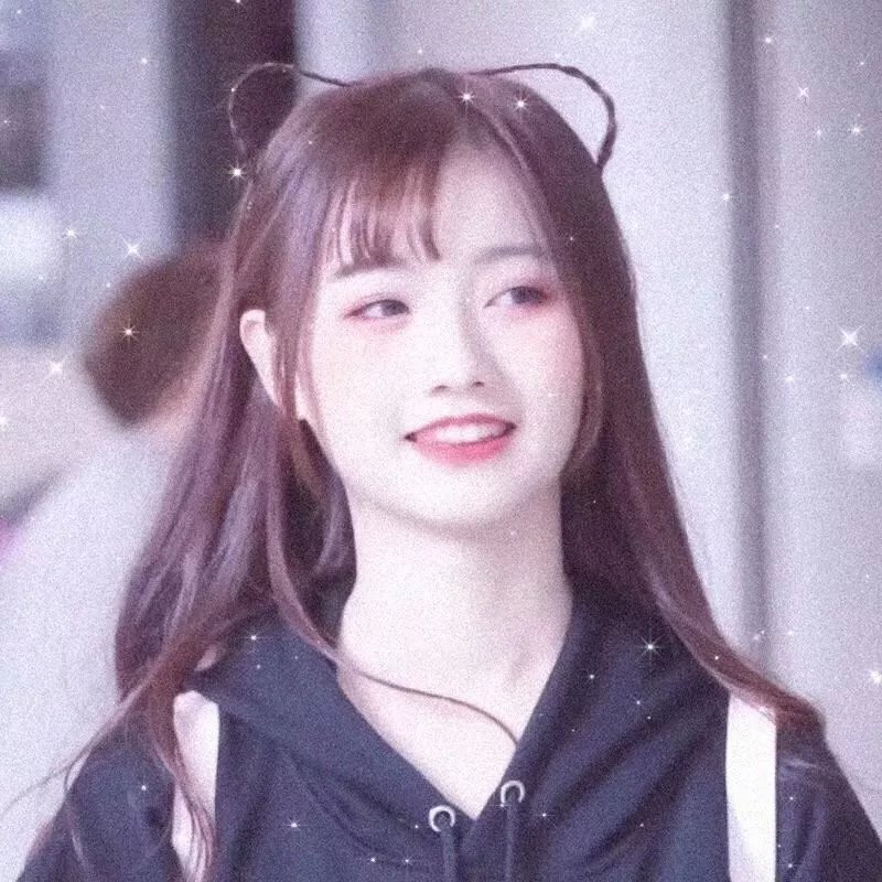 她比烟花寂寞 封面